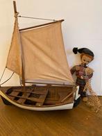 Vintage Houten Zeilboot Model met visser, Hobby en Vrije tijd, Modelbouw | Boten en Schepen, Ophalen of Verzenden