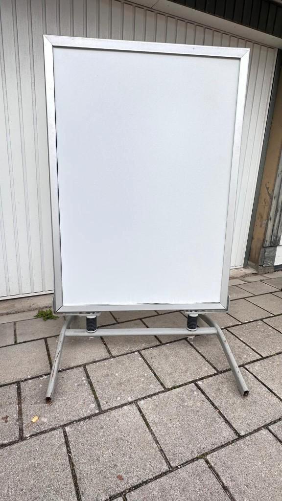 Stoepbord / reclamebord / posterbord - aluminium 2 stuks, Hobby en Vrije tijd, Overige Hobby en Vrije tijd, Zo goed als nieuw