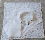 5-DELIG KANT VINTAGE COMMUNIESET:3 ZAKDOEKEN,DIADEEM,CORSAGE, Antiek en Kunst, Verzenden