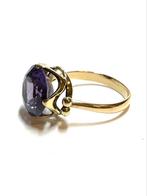 14k gouden ring met een amethist, Paars, Ophalen of Verzenden, Zo goed als nieuw, .