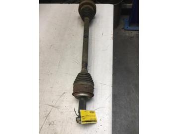 Aandrijfas links-achter van een Mercedes Vito beschikbaar voor biedingen