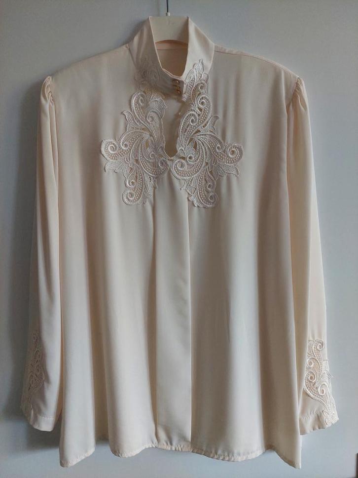 Roomkleurige blouse maat 40, Kleding | Dames, Blouses en Tunieken, Nieuw, Maat 38/40 (M), Ophalen of Verzenden