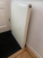Radiator , plat model, Doe-het-zelf en Verbouw, Verwarming en Radiatoren, Ophalen, Gebruikt, Radiator, 60 tot 150 cm