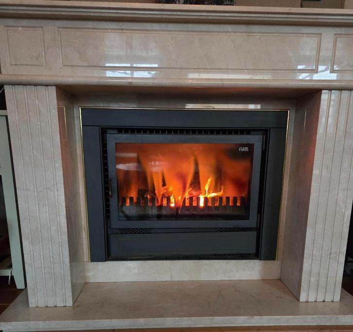 Prachtige marmeren schouw met FLAM houtkachel, Huis en Inrichting, Haarden, Zo goed als nieuw, Houthaard, Ophalen