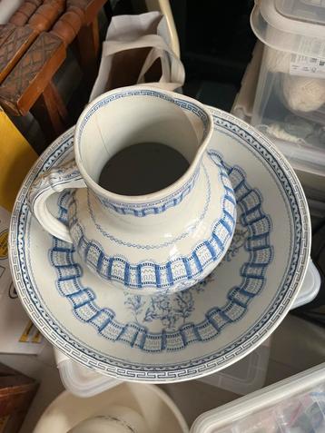 Antiek Lampetkan en Kom Blauw Decor beschikbaar voor biedingen