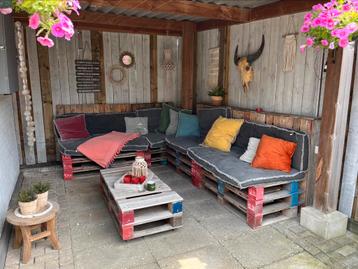 Pallet kussens en palletbank beschikbaar voor biedingen