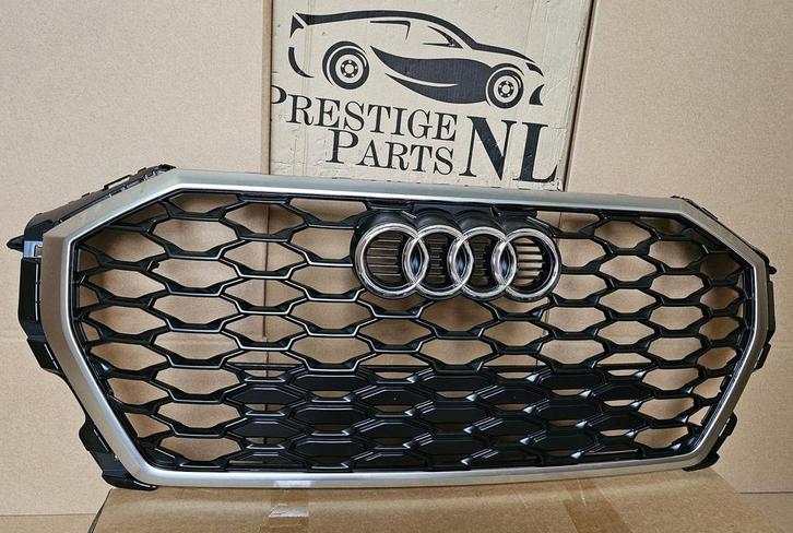 Grill Audi Q3 83A S-line Origineel Grille 83A853651 MOOI, Auto-onderdelen, Carrosserie en Plaatwerk, Bumper, Audi, Voor, Gebruikt