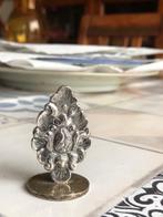 Djokja sigarettendover, Antiek en Kunst, Ophalen of Verzenden, Zilver