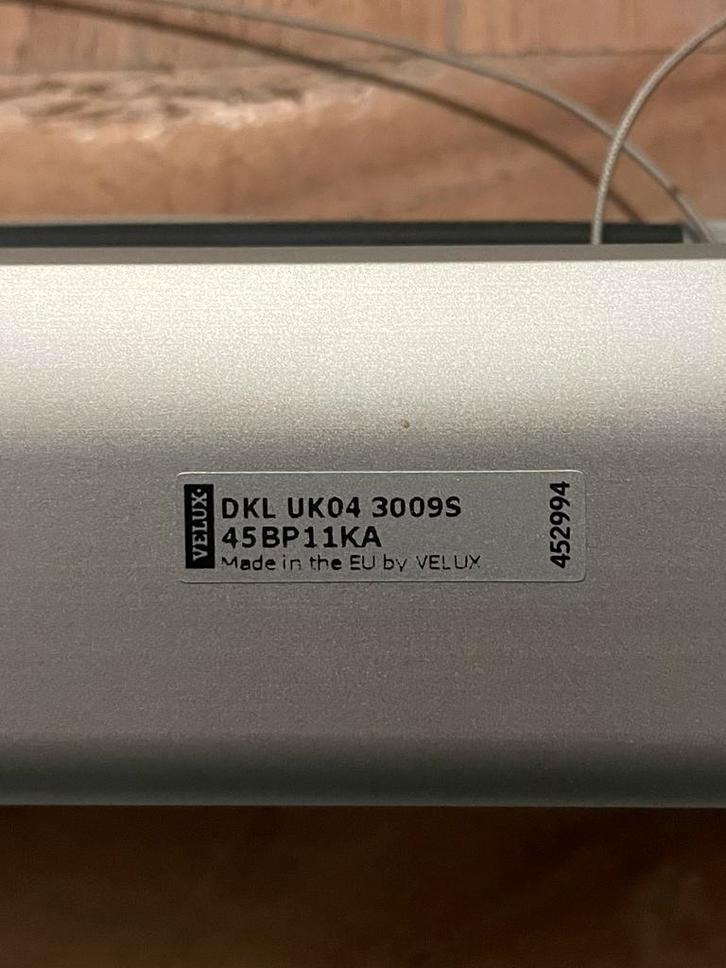 Zwart verduisterend rolgordijn velux, Huis en Inrichting, Stoffering | Gordijnen en Lamellen, Zo goed als nieuw, 100 tot 150 cm