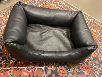 Zwarte Hondenmand imitatie leer van jack&vanilla 60x40x17 beschikbaar voor biedingen