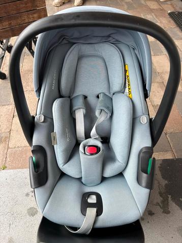 Maxi Cosi Pebble 360 + Familyfix 360 beschikbaar voor biedingen