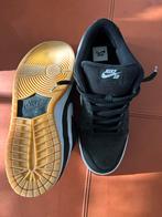 Nike SB Dunk Low 44,5 - Zo goed als nieuw, Kleding | Heren, Schoenen, Ophalen of Verzenden, Zo goed als nieuw, Zwart, Sneakers of Gympen