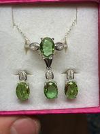 Zilveren sieraden set met kleurveranderende zultaniet, Sieraden, Tassen en Uiterlijk, Oorbellen, Nieuw, Groen, Knopjes of Stekers