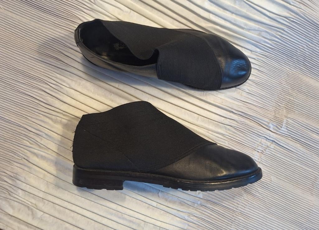 Shoebaloo Genegum leren schoenen met elastiek maat 40/41, Kleding | Dames, Schoenen, Ophalen of Verzenden, Gedragen, Instappers