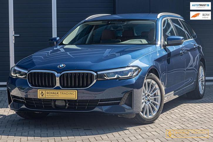 BMW 5-serie Touring 530e xDrive High Executive|Camera|Dealer, Auto's, BMW, Bedrijf, Te koop, 5-Serie, 4x4, ABS, Achteruitrijcamera