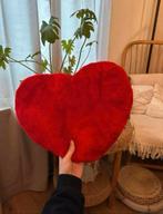 Een rood kussen in vorm van een hart, Ophalen of Verzenden, Zo goed als nieuw, Rood, Vierkant