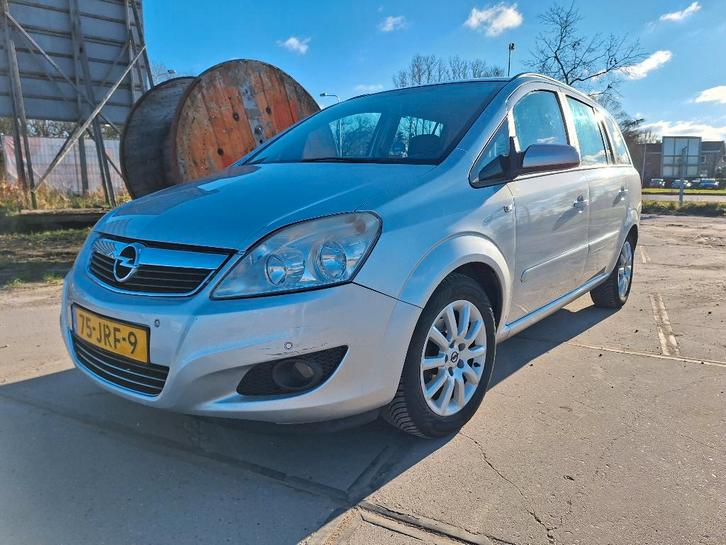 Opel Zafira 1.8 2009 Grijs, Auto's, Opel, Particulier, Zafira, Airconditioning, Cruise Control, Trekhaak, Benzine, C, MPV, Handgeschakeld