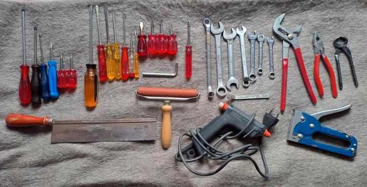 Partij Handgereedschap Sleutels Schroevendraaiers Tang, Doe-het-zelf en Verbouw, Gereedschap | Handgereedschap, Gebruikt, Ophalen of Verzenden