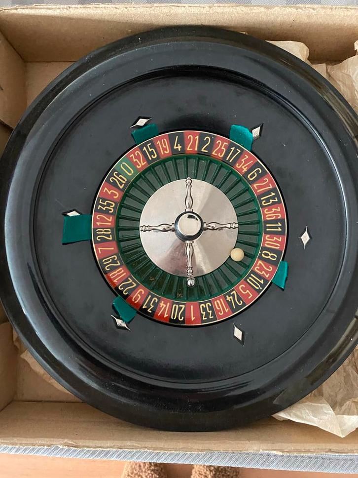 Roulette draaischijf met fiches - Compleet!, Hobby en Vrije tijd, Gezelschapsspellen | Bordspellen, Gebruikt, Vijf spelers of meer