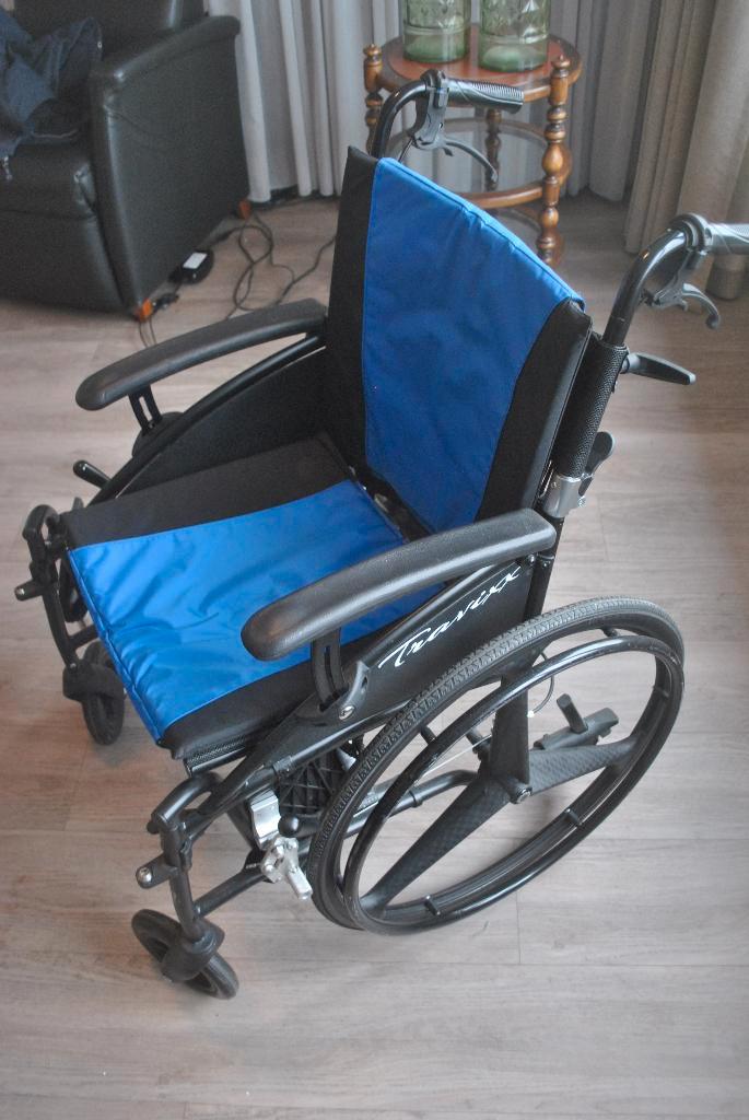 Rolstoel, Travixx, zo goed als nieuw, Diversen, Rolstoelen, Zo goed als nieuw, Duwrolstoel, Inklapbaar, Ophalen