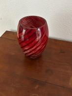 Rode vaas van dik glas , handgeblazen, Ophalen, Rood, Glas, Minder dan 50 cm