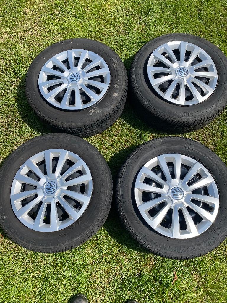 winterbanden, Auto-onderdelen, Banden en Velgen, Band(en), Winterbanden, 17 inch, 225 mm, Personenwagen, Gebruikt, Ophalen of Verzenden
