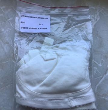 Nieuwe voedingsbeha maat 85D, prijs €5,- beschikbaar voor biedingen