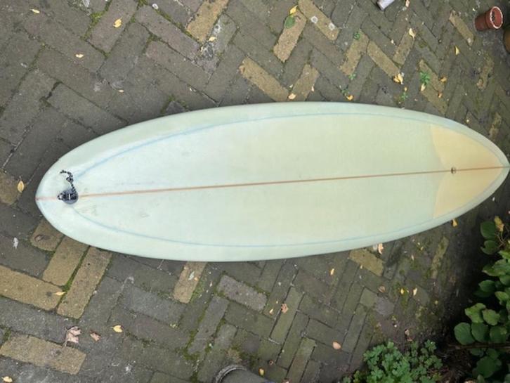 Midlength surfboard 6'11, Watersport en Boten, Golfsurfen, Gebruikt, Funboard, Met vinnen, Ophalen