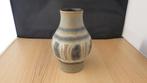 mooie vaas in lichtbruine en lichtgrijze tinten, Gebruikt, Overige kleuren, Aardewerk of Porselein, Ophalen of Verzenden