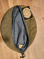 Baret met embleem - 1975, Ophalen of Verzenden, Marechaussee, Nederland, Helm of Baret