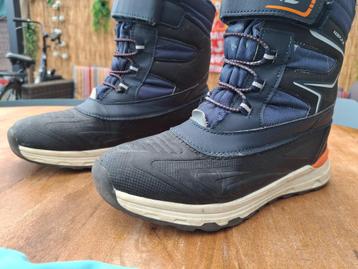 Te koop: snowboots beschikbaar voor biedingen