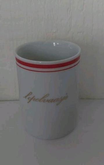 Leuke vintage beker met rood biesje voor uw Theelepeltjes  beschikbaar voor biedingen