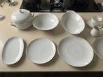 12-persoons eetservies, Ophalen, Zo goed als nieuw, Effen, Porselein