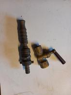 2 koperen kraantjes waarvan 1 een spuit is, Antiek en Kunst, Ophalen of Verzenden