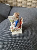 Porseleinen beeldje dame met waaier, Antiek en Kunst, Antiek | Keramiek en Aardewerk, Ophalen of Verzenden