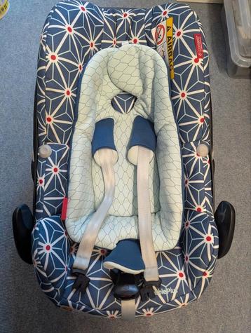 Set autostoelen (2: maxi cosi en vervolgstoel) + isofix base beschikbaar voor biedingen