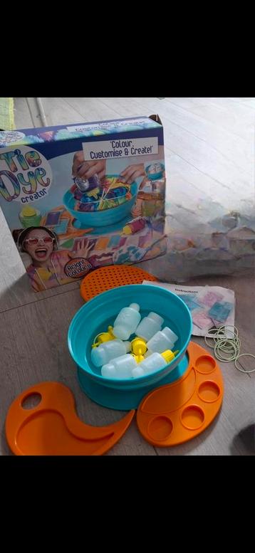 Tie Dye Creator Set + setje nieuwe sokken beschikbaar voor biedingen