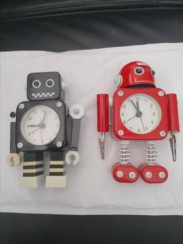 👉 2 robot klokjes beschikbaar voor biedingen