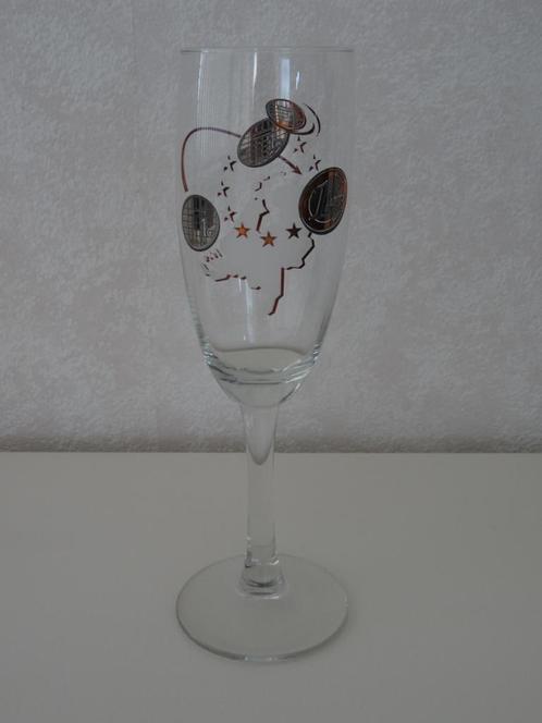Champagneglas met opdruk guldens, euromunt en Nederland (nw), Verzamelen, Glas en Borrelglaasjes, Nieuw, Ophalen of Verzenden