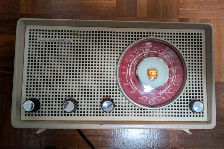 Philips B2X80U/01 radio  werkend (Yellow), Antiek en Kunst, Antiek | Tv's en Audio, Ophalen of Verzenden
