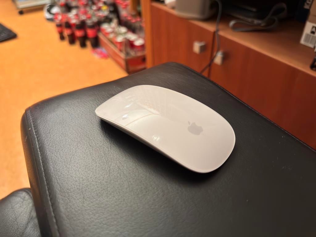 Apple Magic Mouse - Perfecte draadloze muis!, Rechtshandig, Muis, Gebruikt, Ophalen of Verzenden