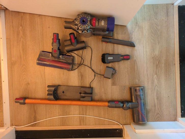 Dyson v8, moet gereinigd worden, Witgoed en Apparatuur, Stofzuigers, Gebruikt, Ophalen of Verzenden