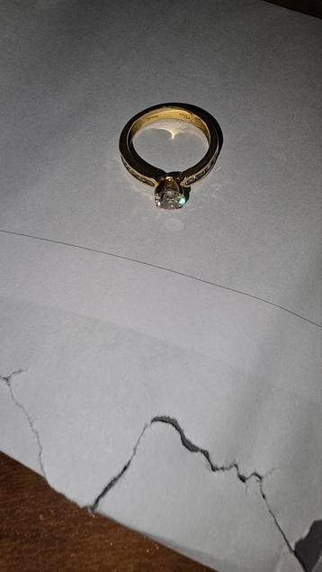 18K Gouden Ring met Edelsteen - Maat 16mm beschikbaar voor biedingen