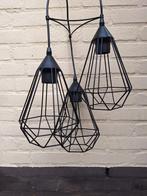 2 keer Moderne hanglampen met 3 lampen, Huis en Inrichting, Lampen | Hanglampen, Ophalen of Verzenden, Zo goed als nieuw, Modern