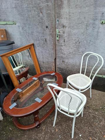 Salontafel, stoeltjes en spiegel set beschikbaar voor biedingen