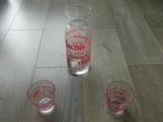 Karaf + 2 waterglazen (rood), Compleet servies, Glas, Ophalen of Verzenden, Effen