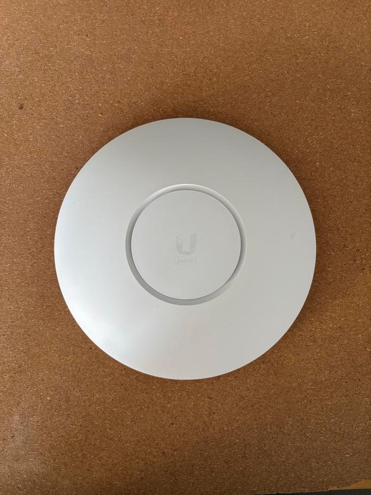 Ubiquiti UniFi U6 Long-Range(U6-LR) –compleet in doos–WiFi 6, Computers en Software, Accesspoints, Zo goed als nieuw, Ophalen of Verzenden