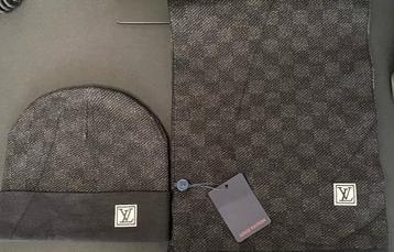 muts met sjaal beschikbaar voor biedingen