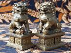 Prachtig stel oude Oosterse Foo dogs van verguld brons., Antiek en Kunst, Kunst | Niet-Westerse kunst, Ophalen of Verzenden