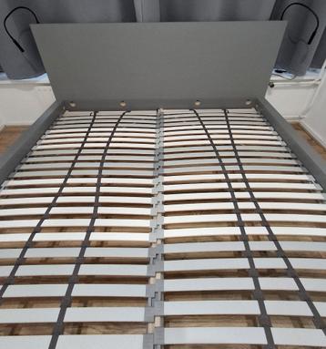 IKEA MALM bedframe hoog incl. LÖNSET lattenbodem - afbeelding 11